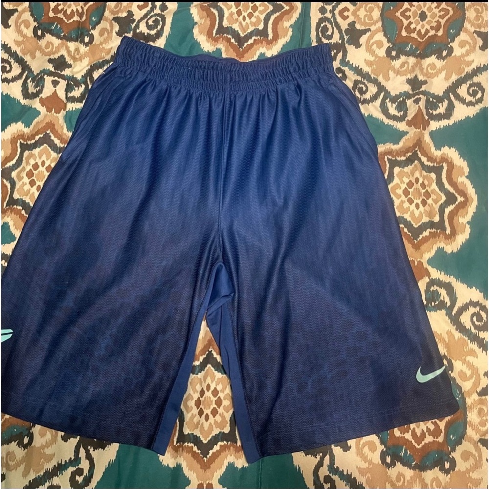 Men’s Nike Dri-fit shorts Sz Medium